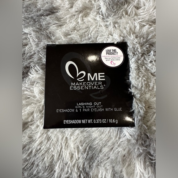 ME Makeover Essentials Lashing Out - Picture 5 of 6